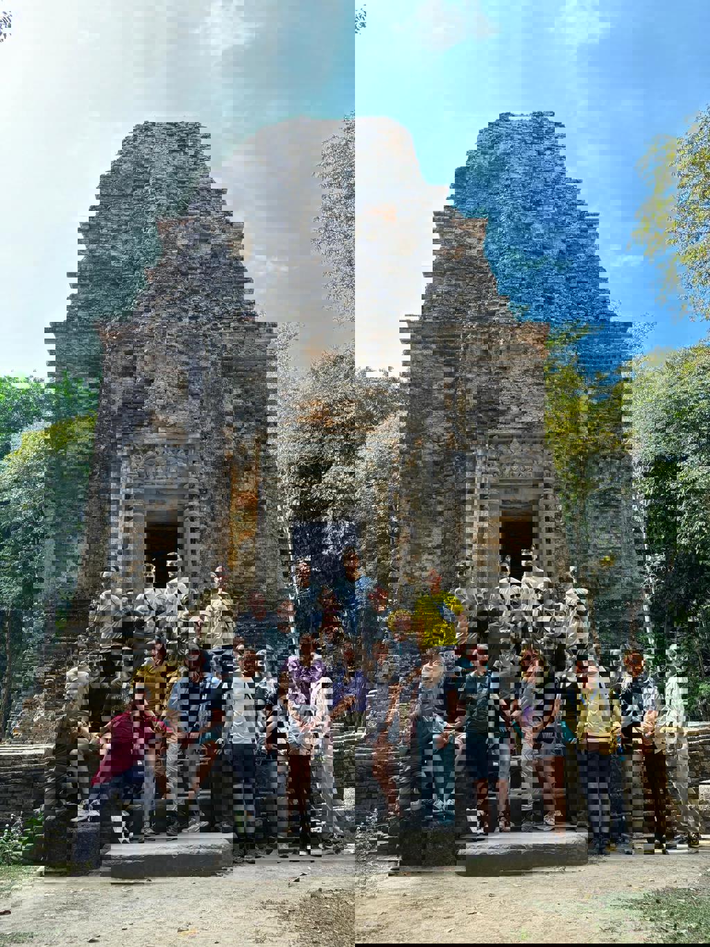 Sambor Prei Kuk Groepsfoto.JPG