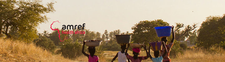 Amref Health Africa-logo met mensen die water dragen in een landschap.
