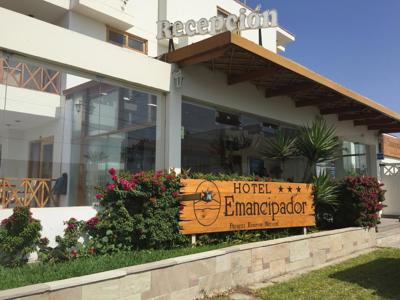 Hotel Emancipador voorkant