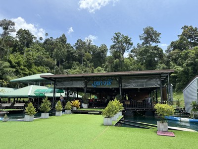 Phupha Waree Rafts Cheow Lan Lake