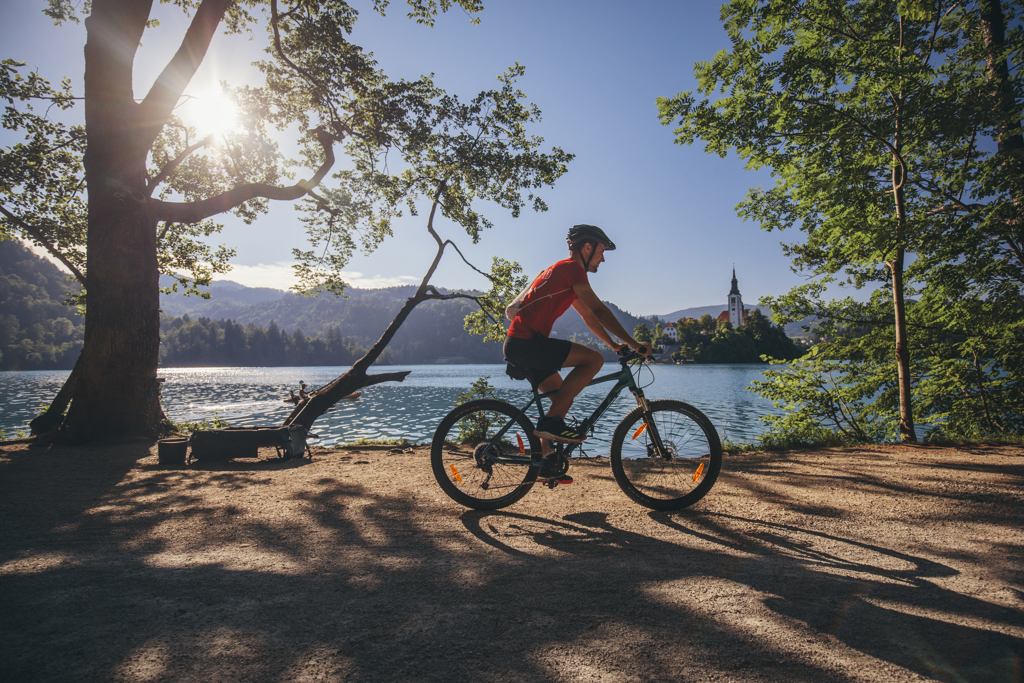 Intrepid-Travel-slovenia_lake-bled_cycling_049A2600[1].jpg