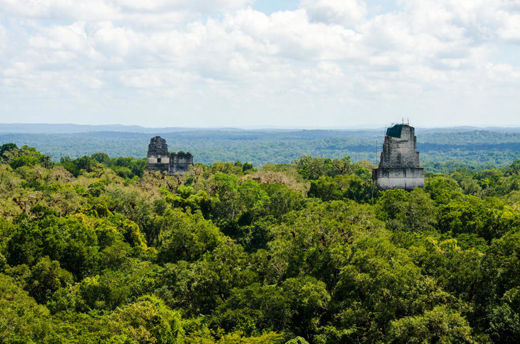 main_shutterstock_194153627_Tikal.jpg