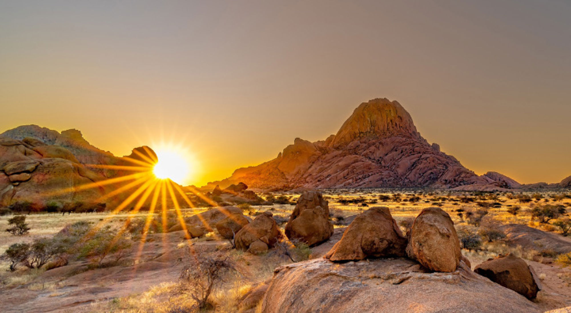 Zonsondergang bij Spitzkoppe en Damaralnd, Namibië