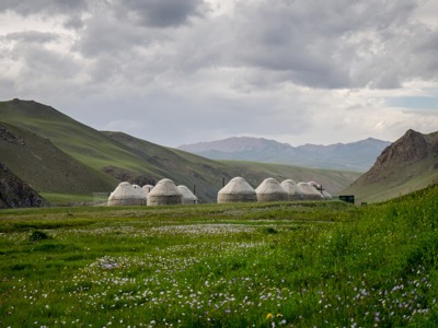 Ak-say Tashrabat buitenaanzicht