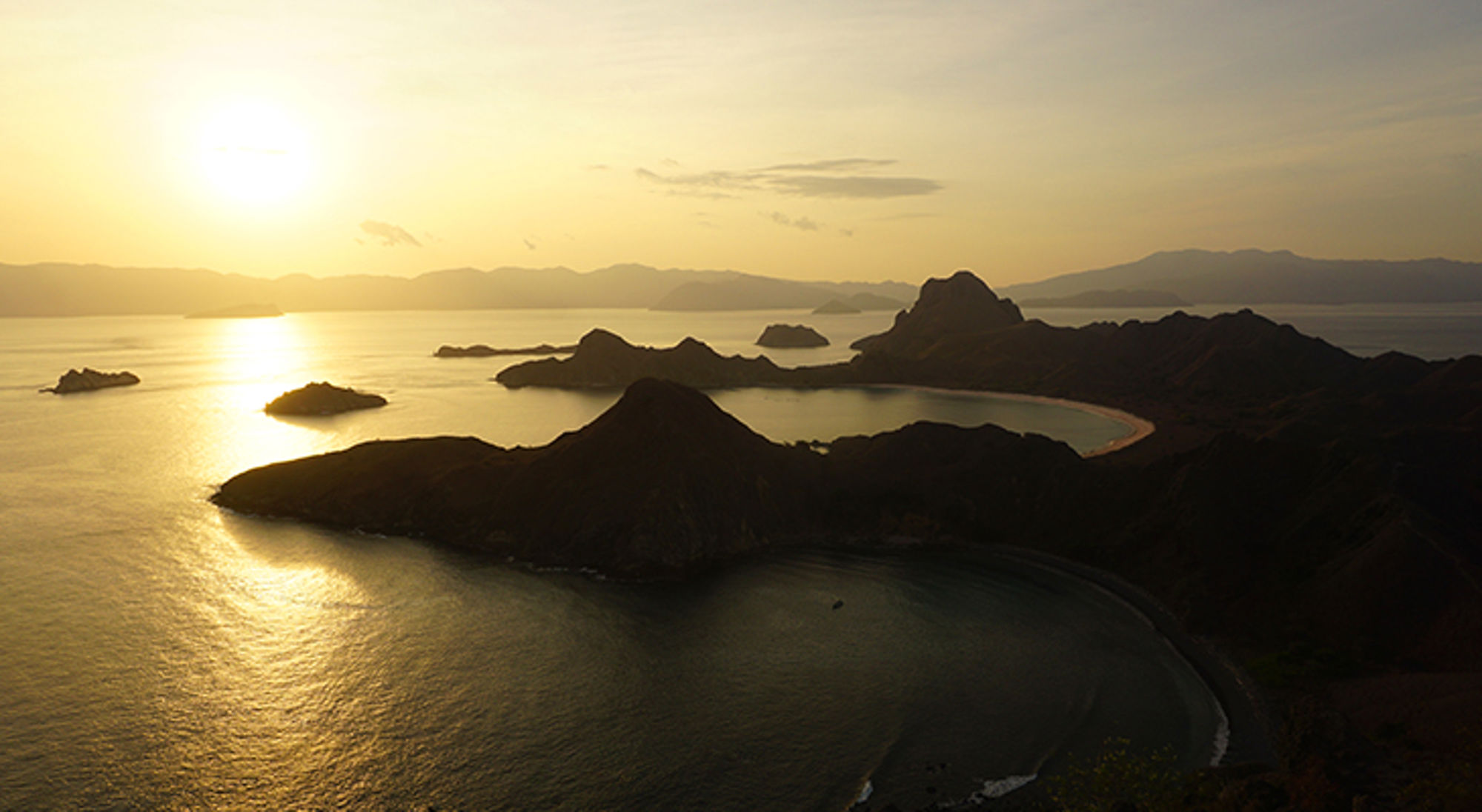 uitzicht over de zee - komodo eilanden