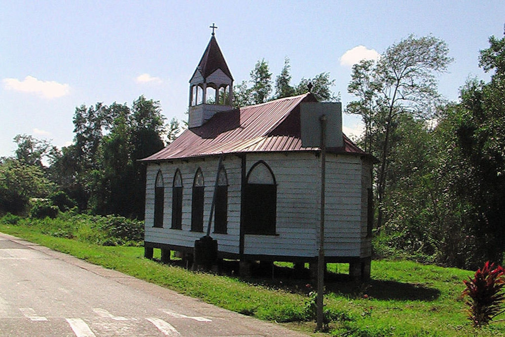 main_Kerk_Burnside_Coronie_Suriname.jpg