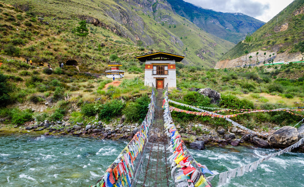 main_shutterstock_667317535_Tamchog_Lhakhang_suspension_bridge.jpg