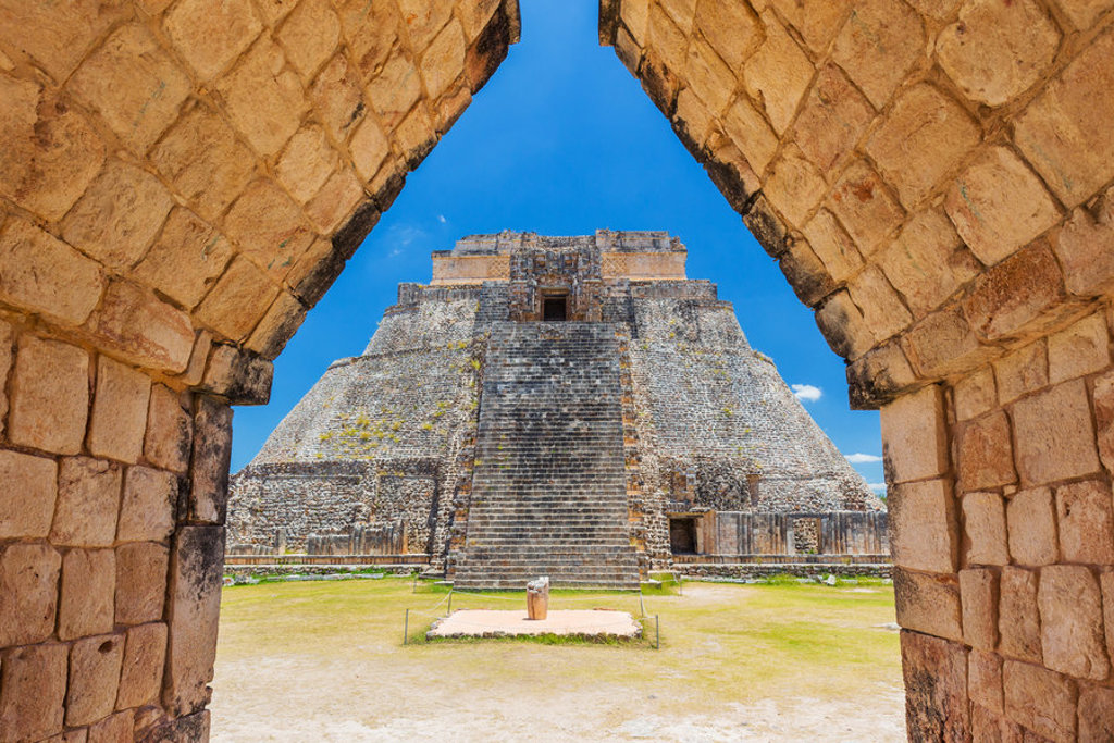 main_Uxmal_1.jpg