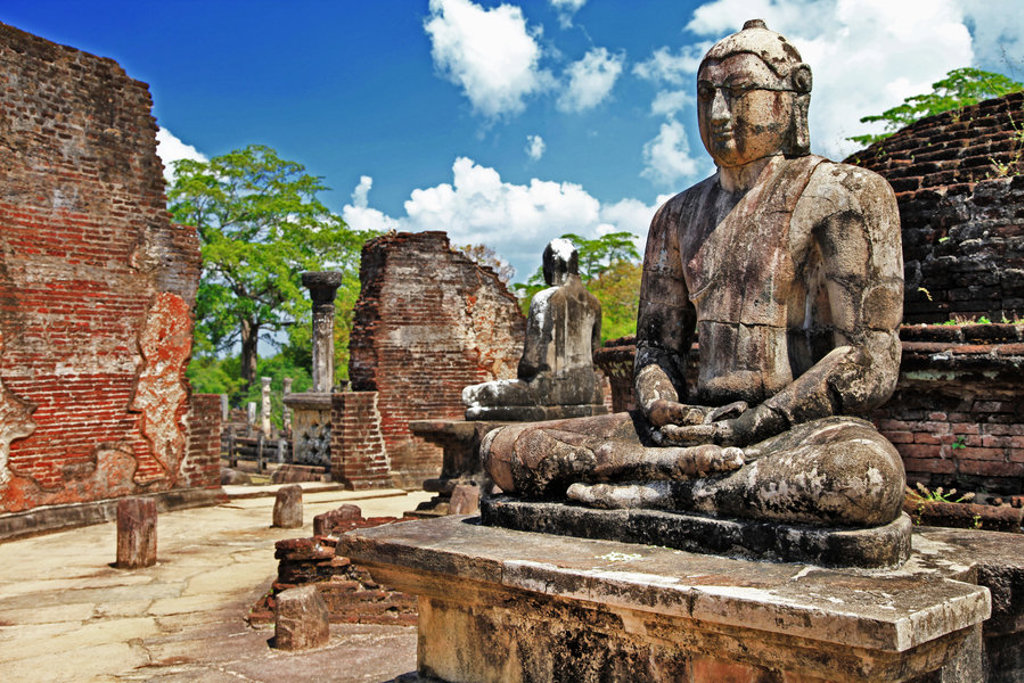 main_Polonnaruwa_-_buddha.jpg