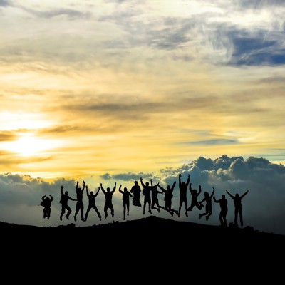 mensen op een berg / vulkaan