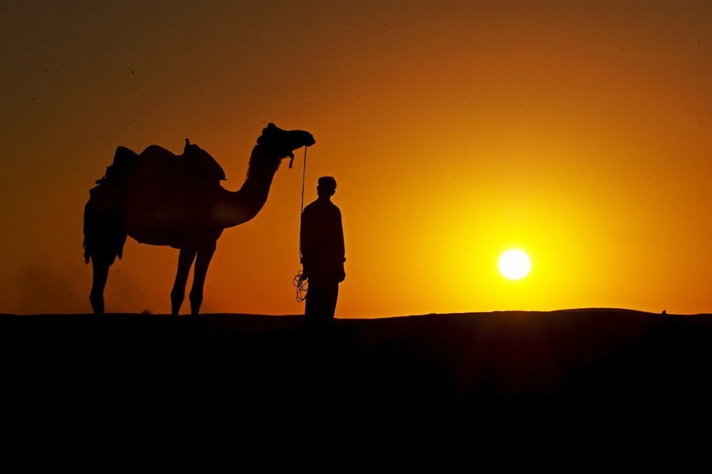 main_Jaisalmer-SunSetatSandDunes.jpg