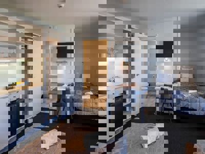 Beachfront Hotel Hokitika - Driftwood room