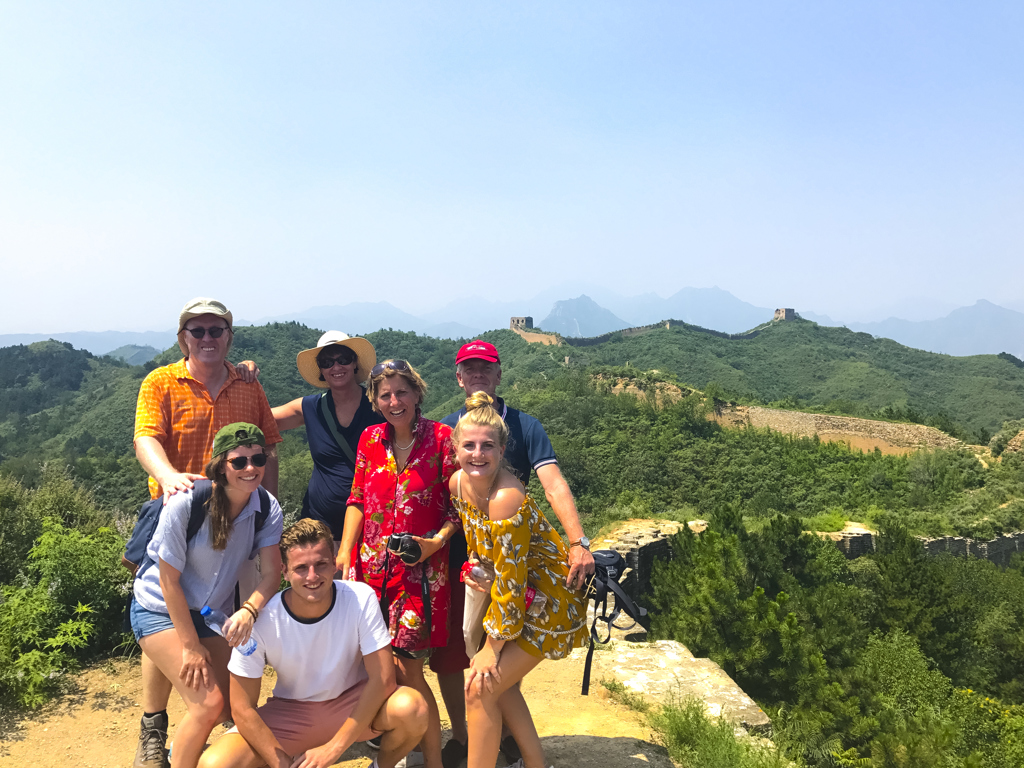 CLF Chinese muur gezin.jpg