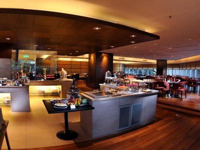 Riverside Majestic Hotel