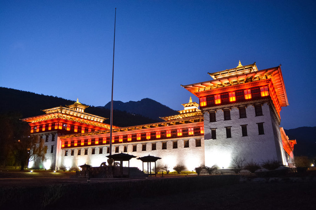 main_shutterstock_1333838147_Tashi_Chho_Dzong.jpg