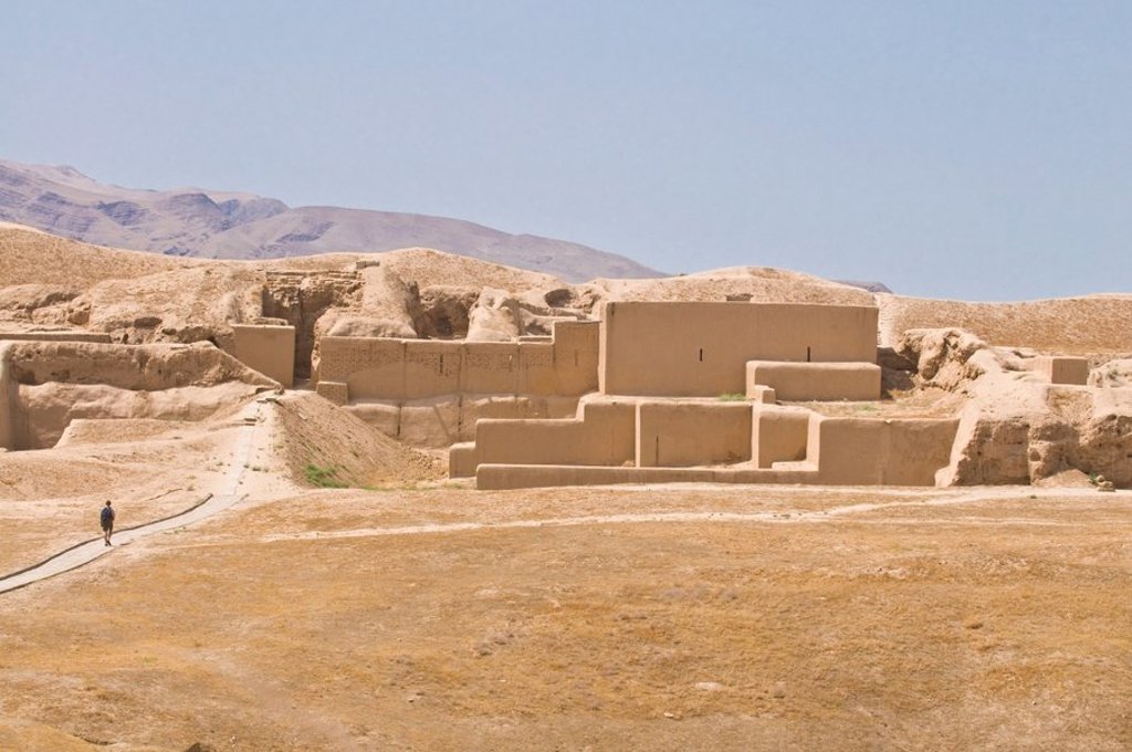 Groepsrondreis Zijderoute: karavaan met kamelen langs de route van Marco Polo.